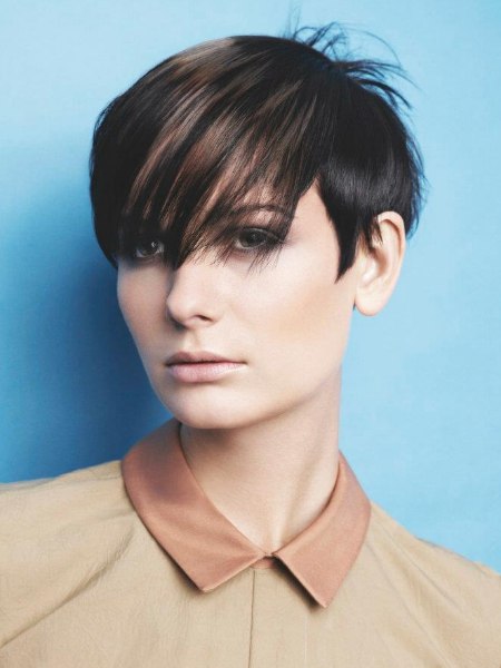 Pixie cut with jagged cutting lines